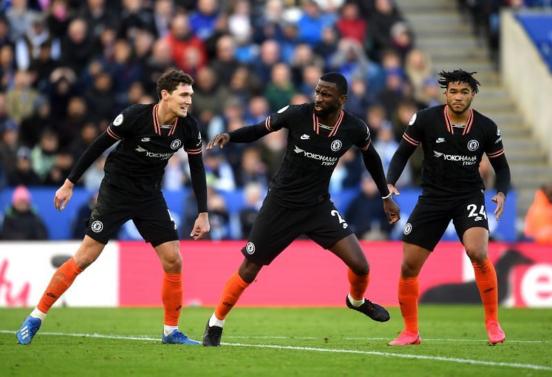 Chelsea FC played with 3 in defence